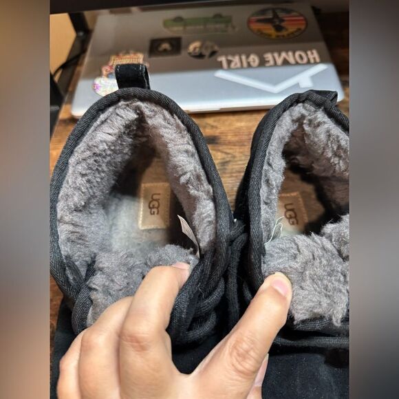 Ugg Neumel Black Shearling‎ Boots Size 9 main image 5